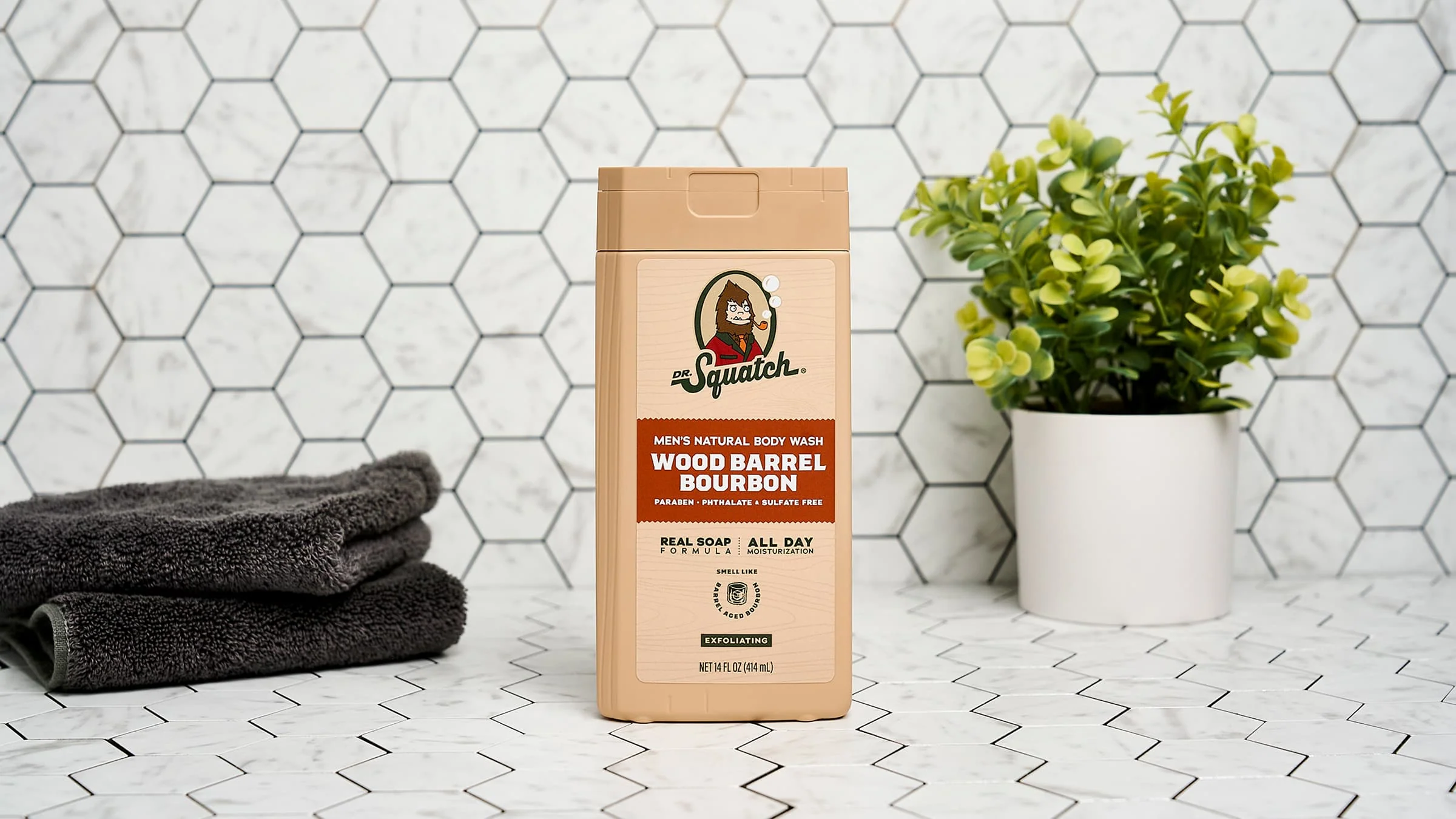 14 oz Wood Barrel Bourbon Exfoliating Body Wash - Image 4